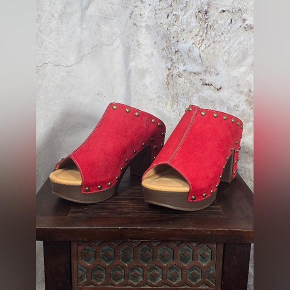 New Red Peep Toe Mules Clogs with Chunky Heel Stud Details Suede Feel Size 8 - Picture 6 of 7